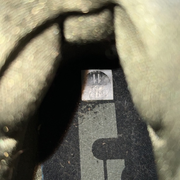 Nike Zoom Lebrons - Picture 4 of 6